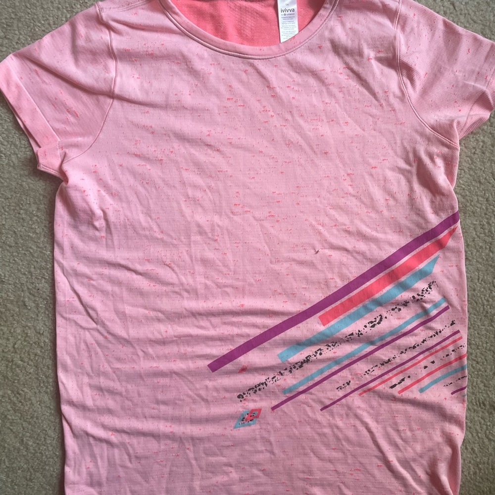 Ivivva t shirt